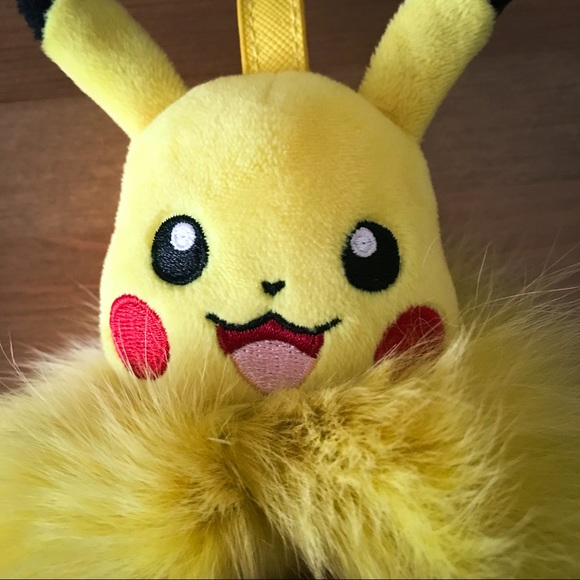 Pokemon pikachu pompom keyring - Picture 6 of 11